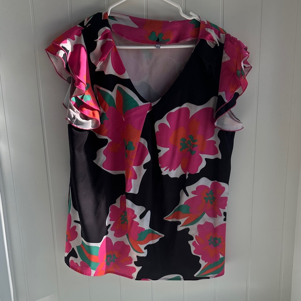 Chic Boutiqu e802 Black V-Neck Flutter Sleeve Floral Blouse with Pink & Green